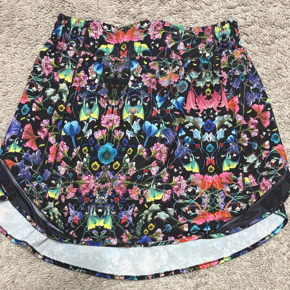 lululemon athletica Black Floral High-Low Skirt with Multicolor Blooms